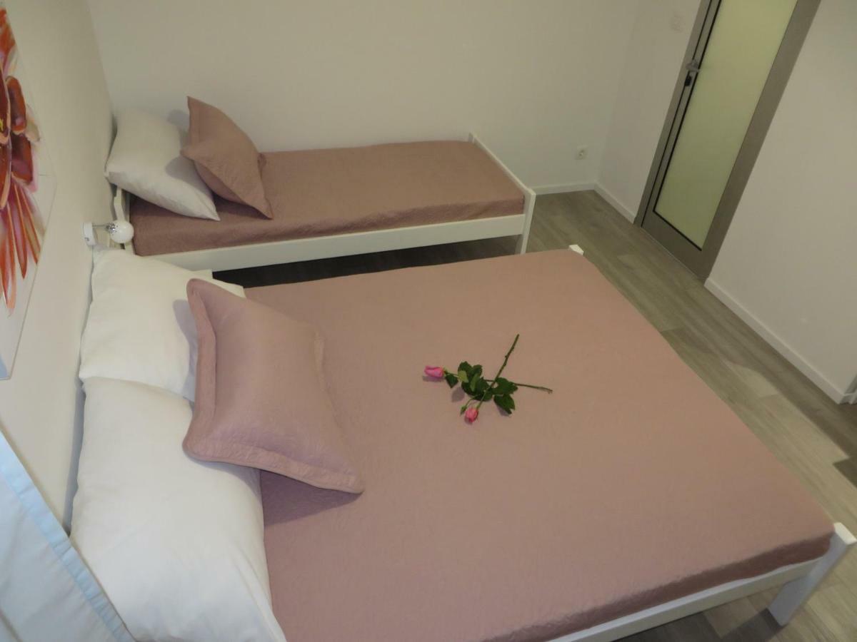 Apartmani Raos Dugi Rat Bagian luar foto