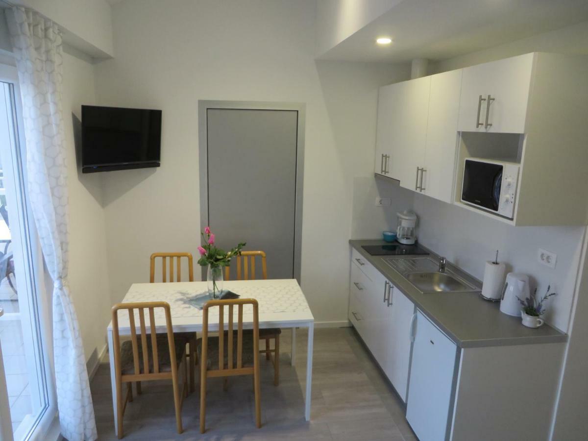 Apartmani Raos Dugi Rat Bagian luar foto