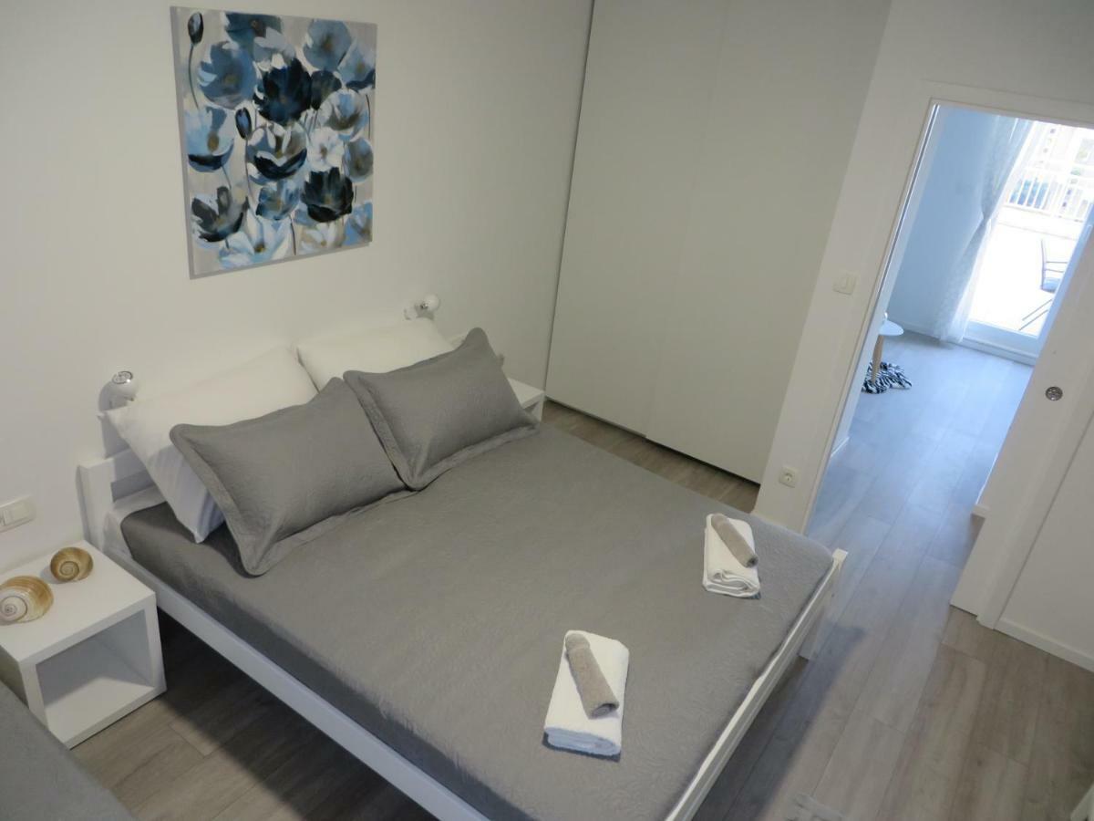 Apartmani Raos Dugi Rat Bagian luar foto
